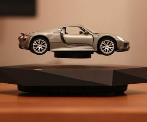 Magnetic Levitation Car Model – Floating Metal Desk Decor & Unique Gift (Grey / Red)