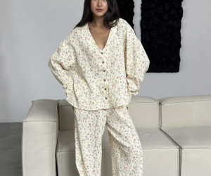 Floral 100% Cotton Long-Sleeved Pajamas – Soft, Breathable & Comfortable